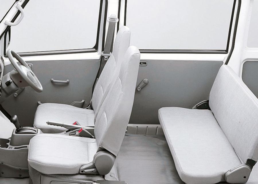  Nissan Clipper Van 2003 года  (фото 2 из 6)